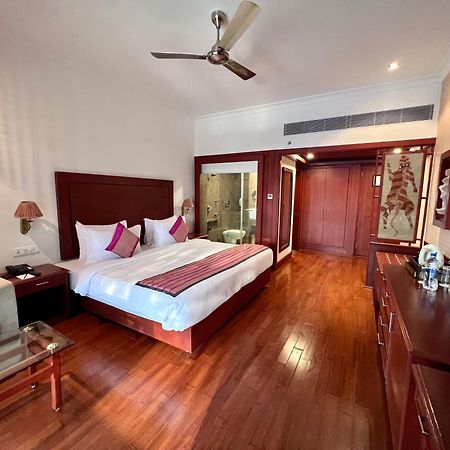 Hotel Chandela Khajuraho Luaran gambar