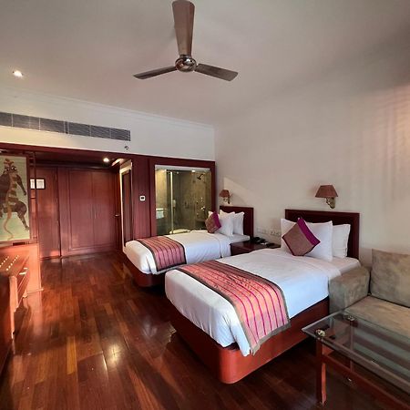 Hotel Chandela Khajuraho Luaran gambar