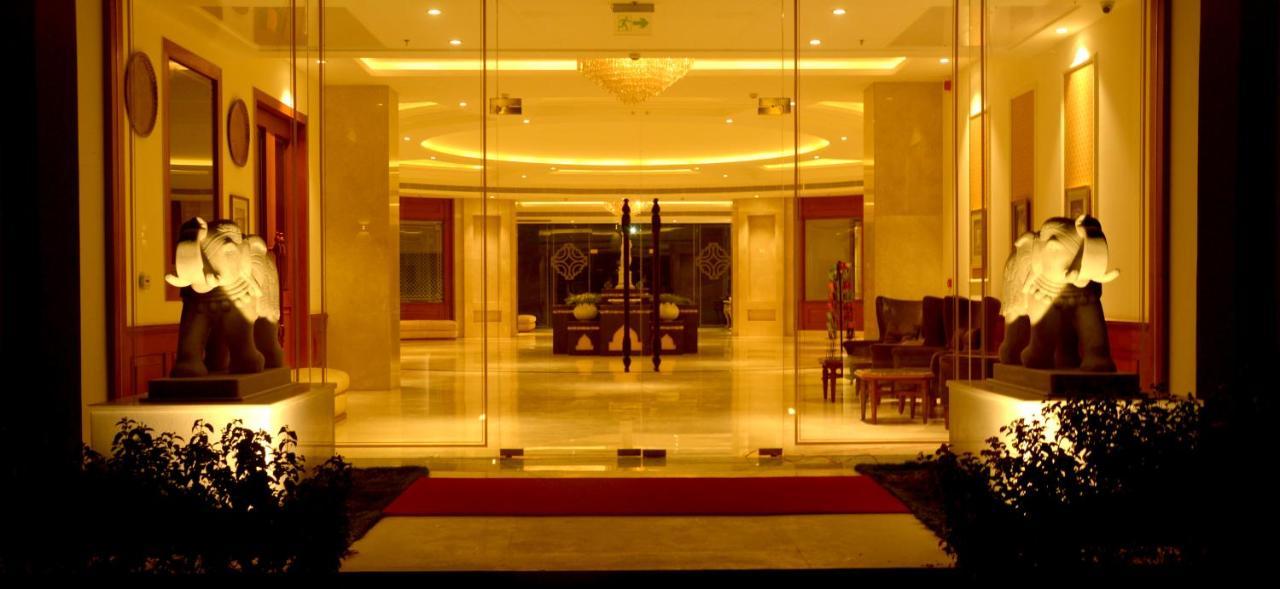 Hotel Chandela Khajuraho Luaran gambar