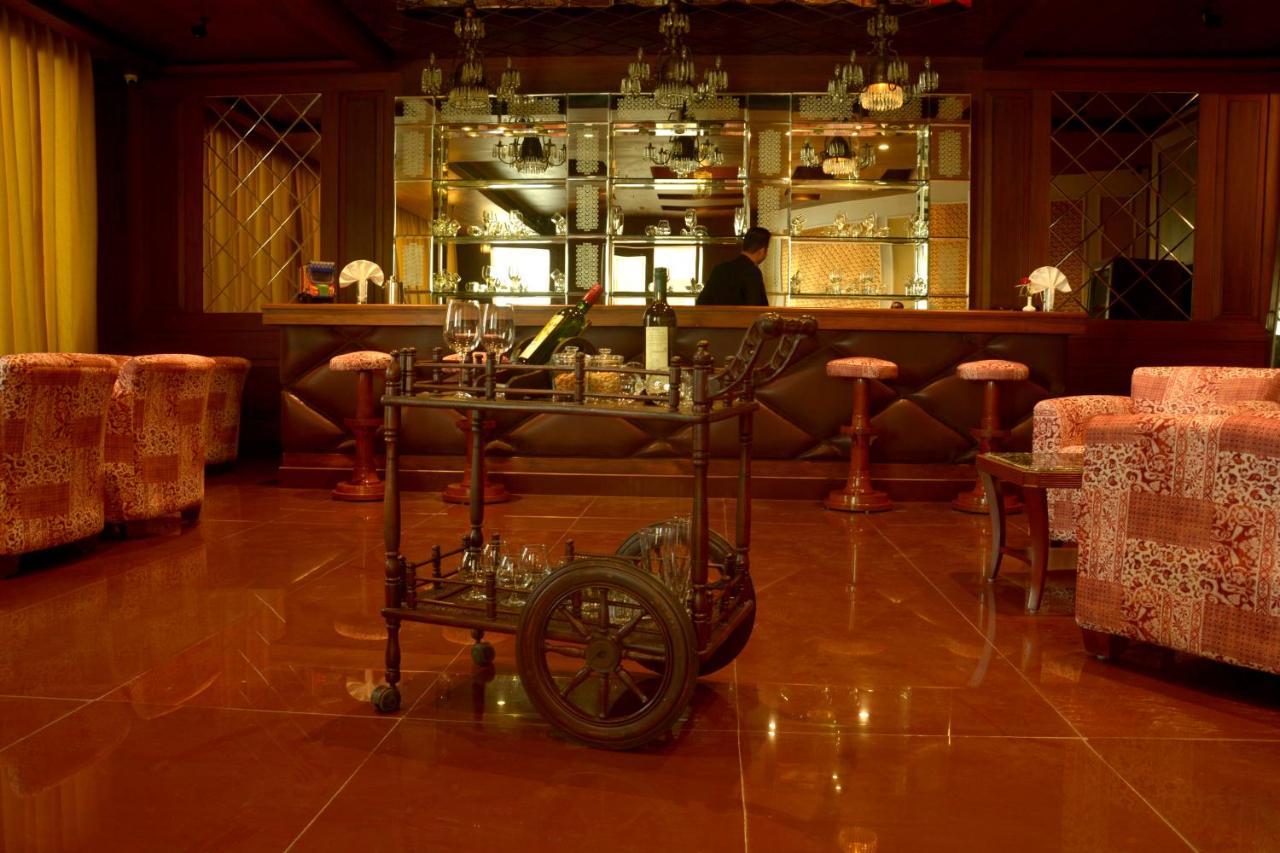 Hotel Chandela Khajuraho Luaran gambar