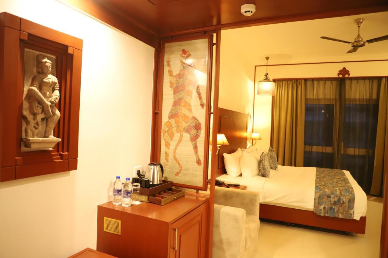 Hotel Chandela Khajuraho Luaran gambar